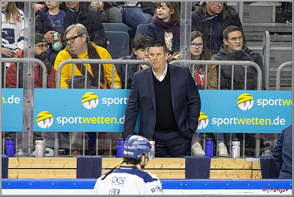 PENNY DEL;  Koelner Haie - Straubing Tigers; Koeln, 28.12.2022